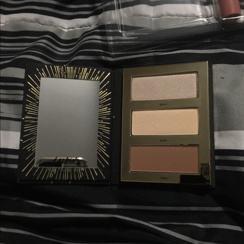 Tarte Make Up - Picture 3 of 4